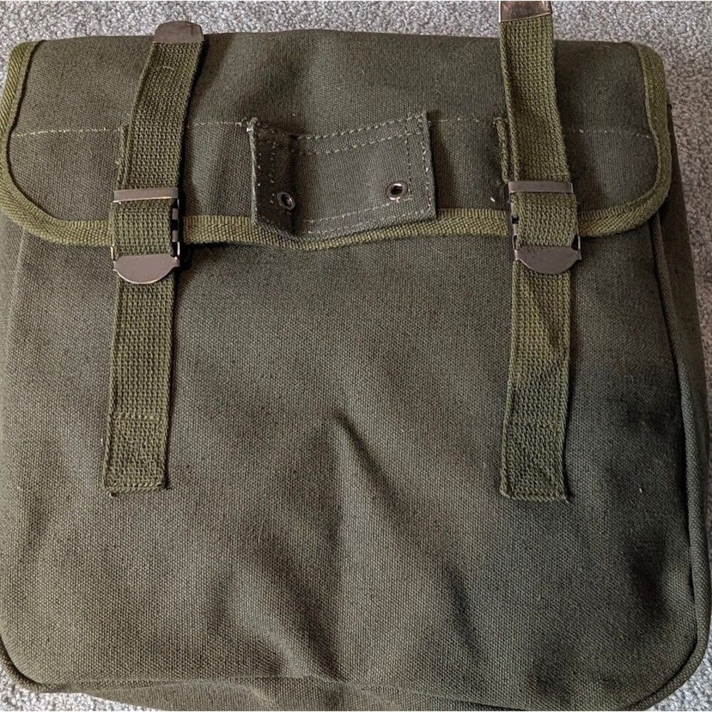 Camp Inn Musette Bag Heavy Weight Water Resistant Canvas Adjustable Straps Green